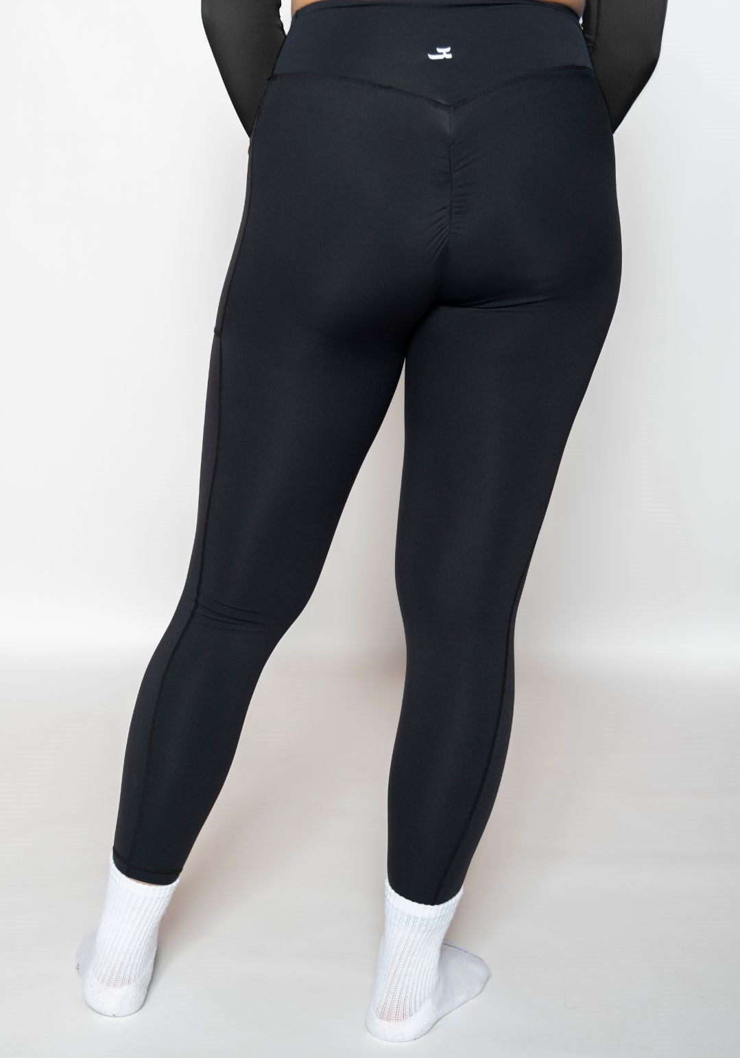 COLLECTION ARPA WOMEN'S SCRUNCH LEGGINGS (BLACK)